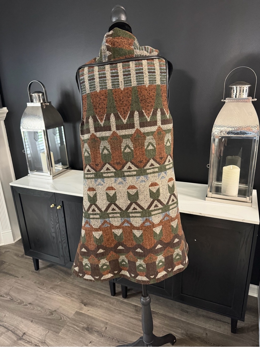 BKE Aztec Print Open Front Sweater Vest Small Boho Western Long Cardigan. - Picture 4 of 5